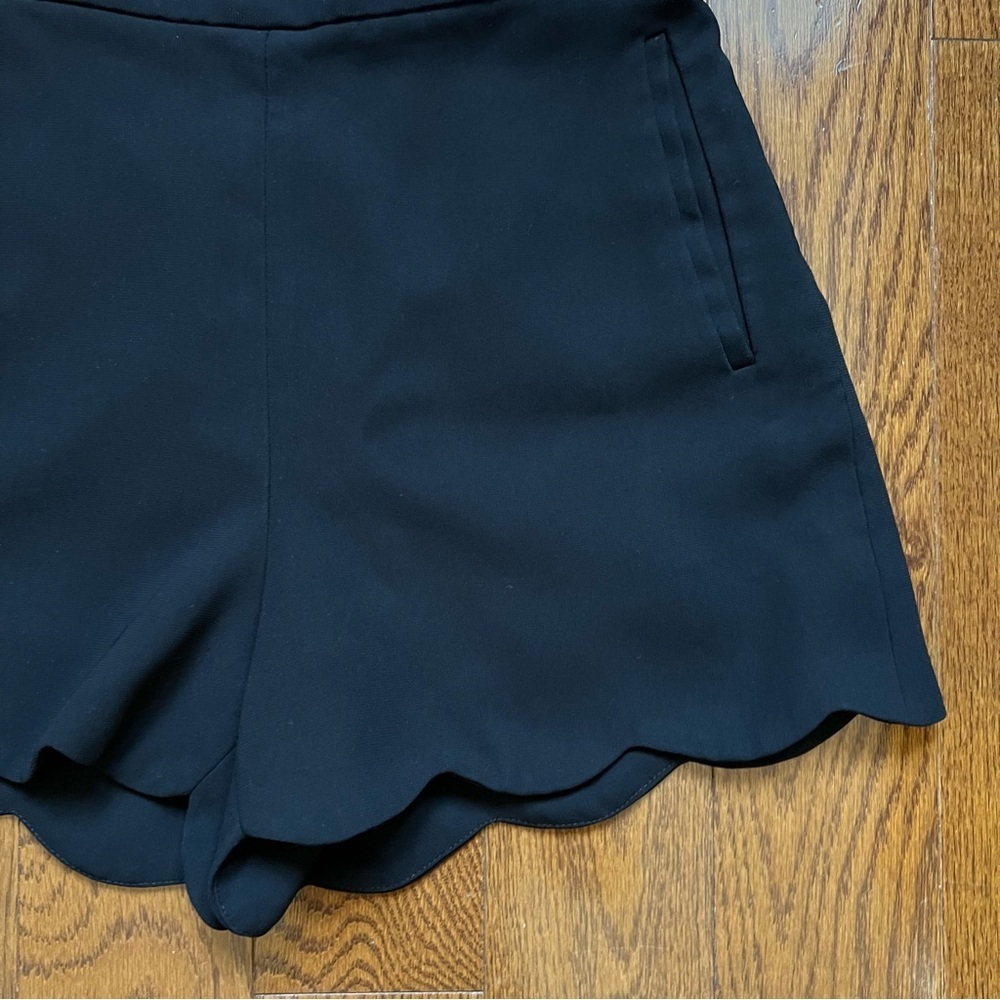 Aritzia Wilfred Black Scalloped Crepe Trousers Shorts - Sz 2 - Picture 4 of 13